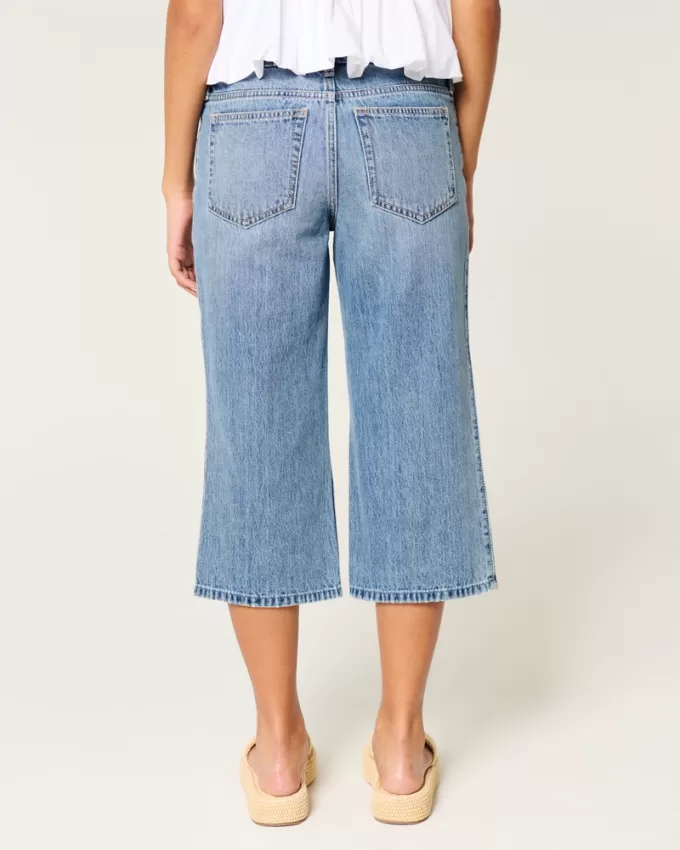 Low-Rise Medium Wash Capri Jeans,Low-Rise Medium Wash Capri Jeans Low-Rise Medium Wash Capri Jeans,Low-Rise Medium Wash Capri Jeans